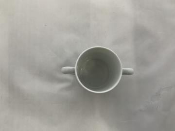 Tasse deux-anses en porcelaine- Décor Grenouille -Création Unique et Personnalisable